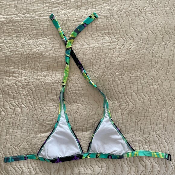 Two Roxy Swim Tops - Picture 3 of 7